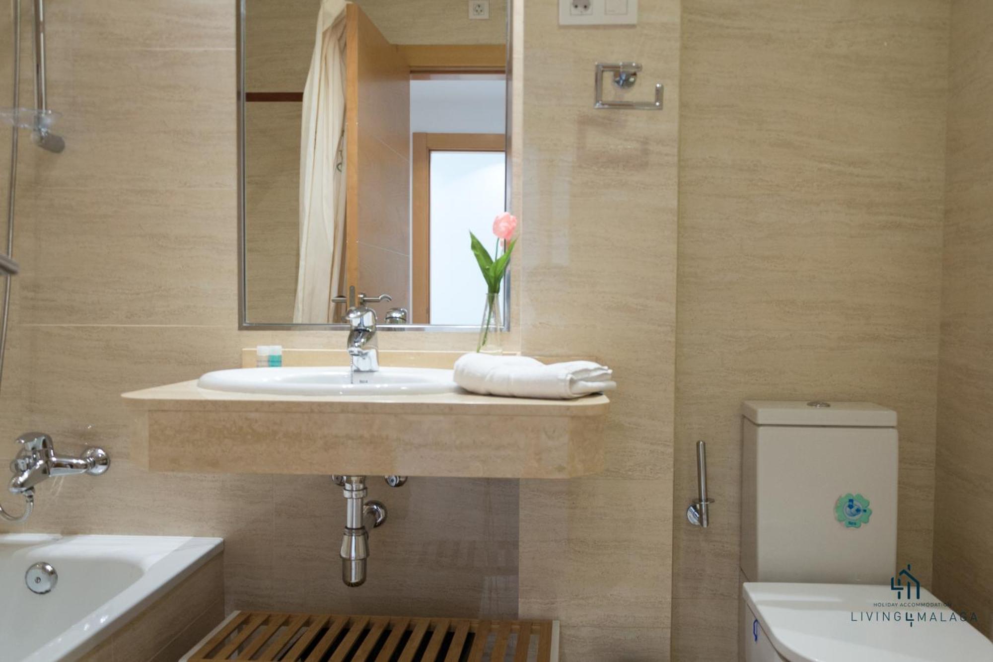 Apartament Living4Malaga Blue Bay Zewnętrze zdjęcie